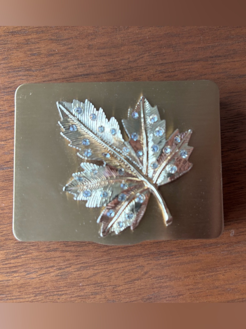 Vintage Volupté Gold Tone Maple Leaf Powder Compact